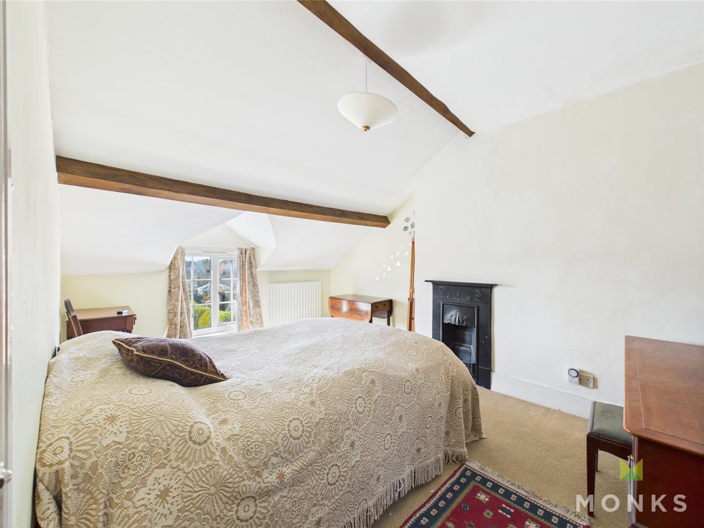 Ivy House Station Road, Oswestry, SY11 4BT For Sale